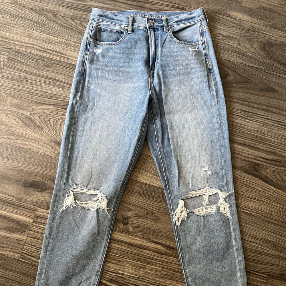 American Eagle mom jeans